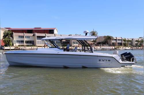 2026 Cruisers Yachts 38 VTR in naples FL