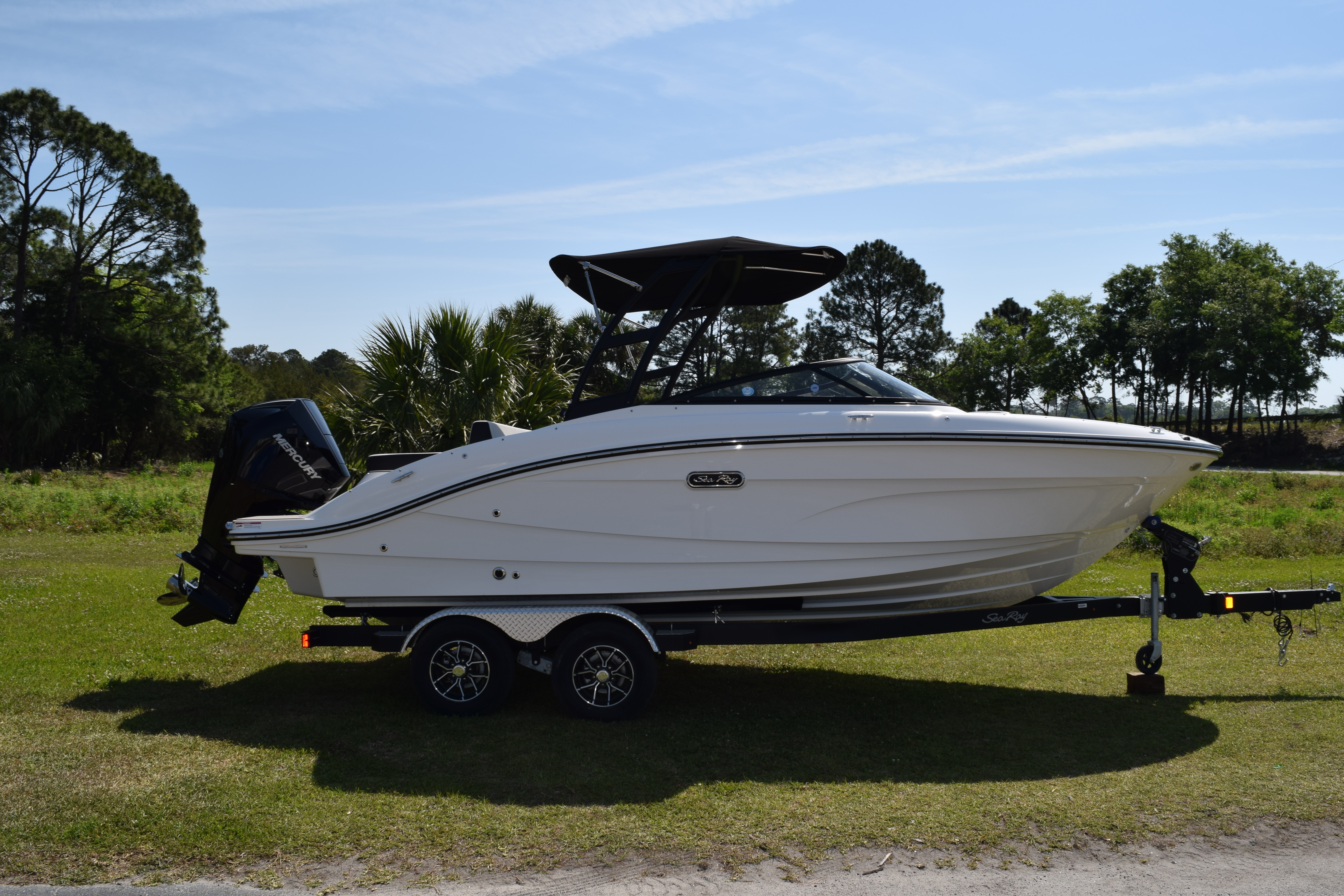 2026 Sea Ray SPX 210 Outboard in thunderbolt GA