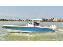 Boston Whaler 330 Outrage Review image