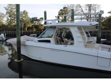 Boston Whaler 350 Realm Review image