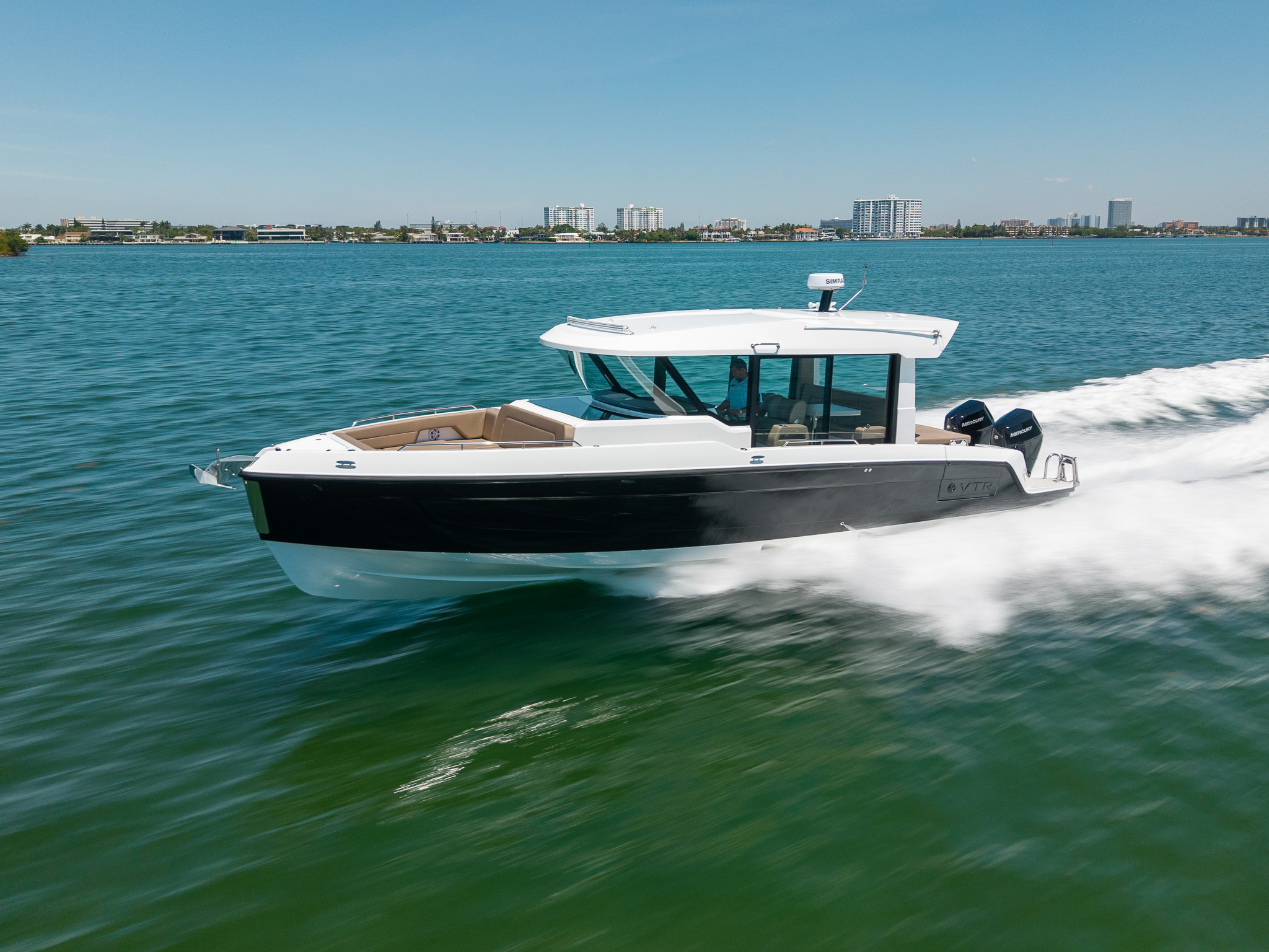 2026 Cruisers Yachts 38 VTR EC in miami FL