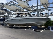 Boston Whaler 350 Realm Review image