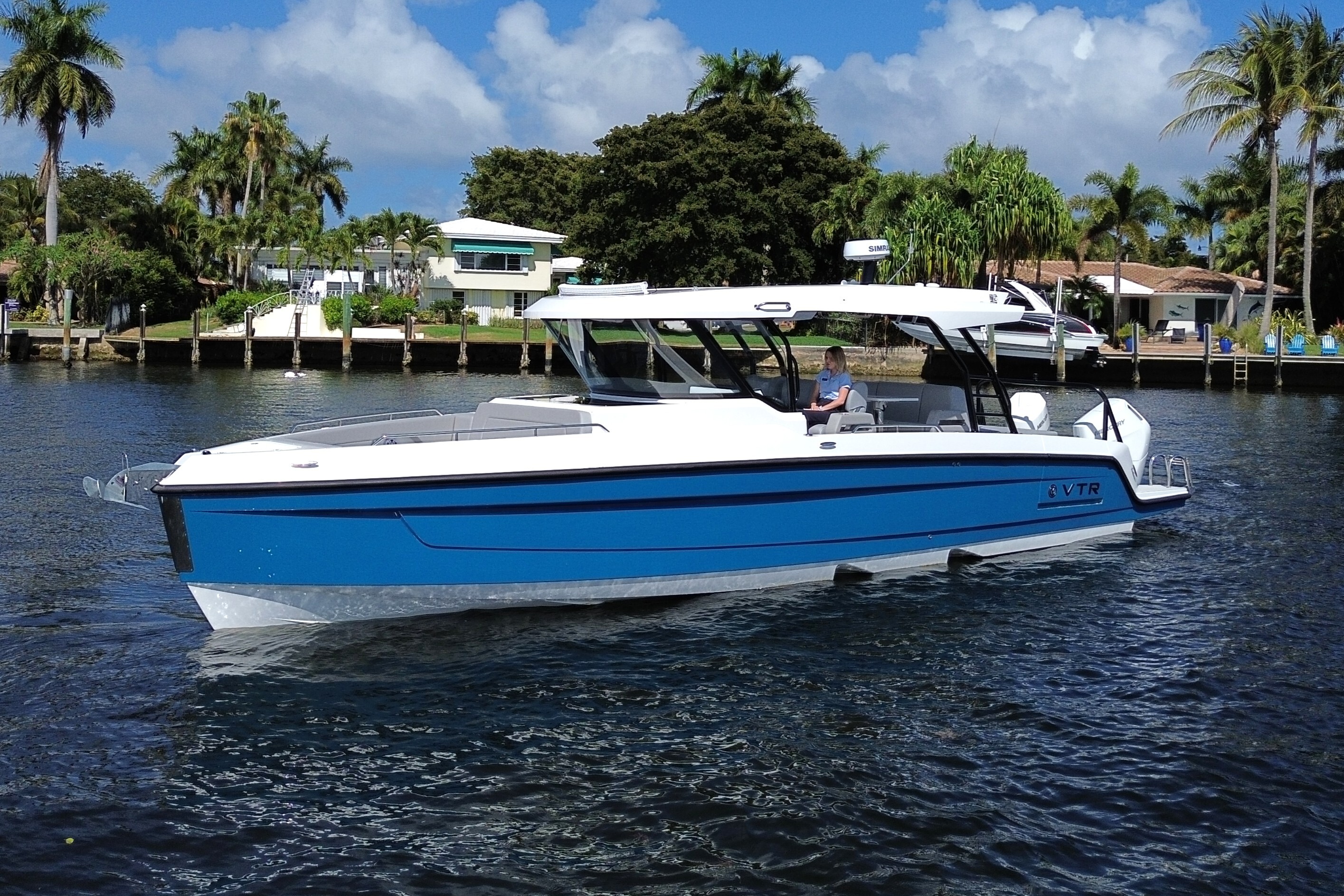 2026 Cruisers Yachts 38 VTR in miami FL