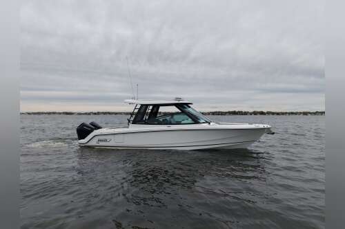 2026 Boston Whaler 330 Vantage 320 in westbrook CT