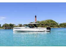 Saxdor 460 GTC Debuts at Palm Beach International Boat Show image