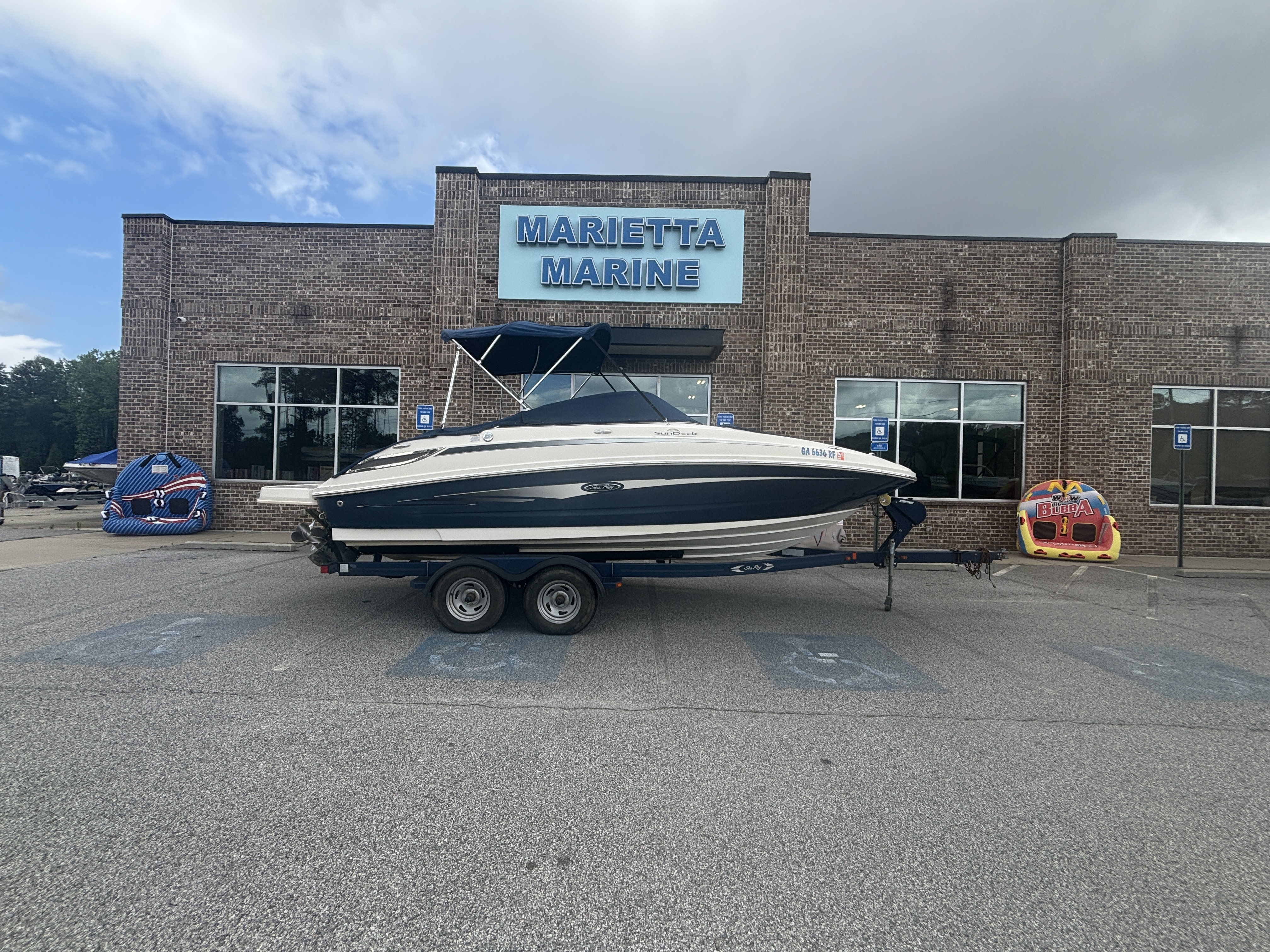 2010 Sea Ray 220 SunDeck w/MerCruiser 260HP Engine and Trailer Inclu 300 in acworth GA