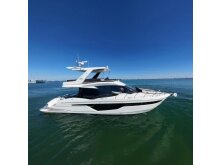 4 Versatile Flybridge Boats Under 40 Feet image