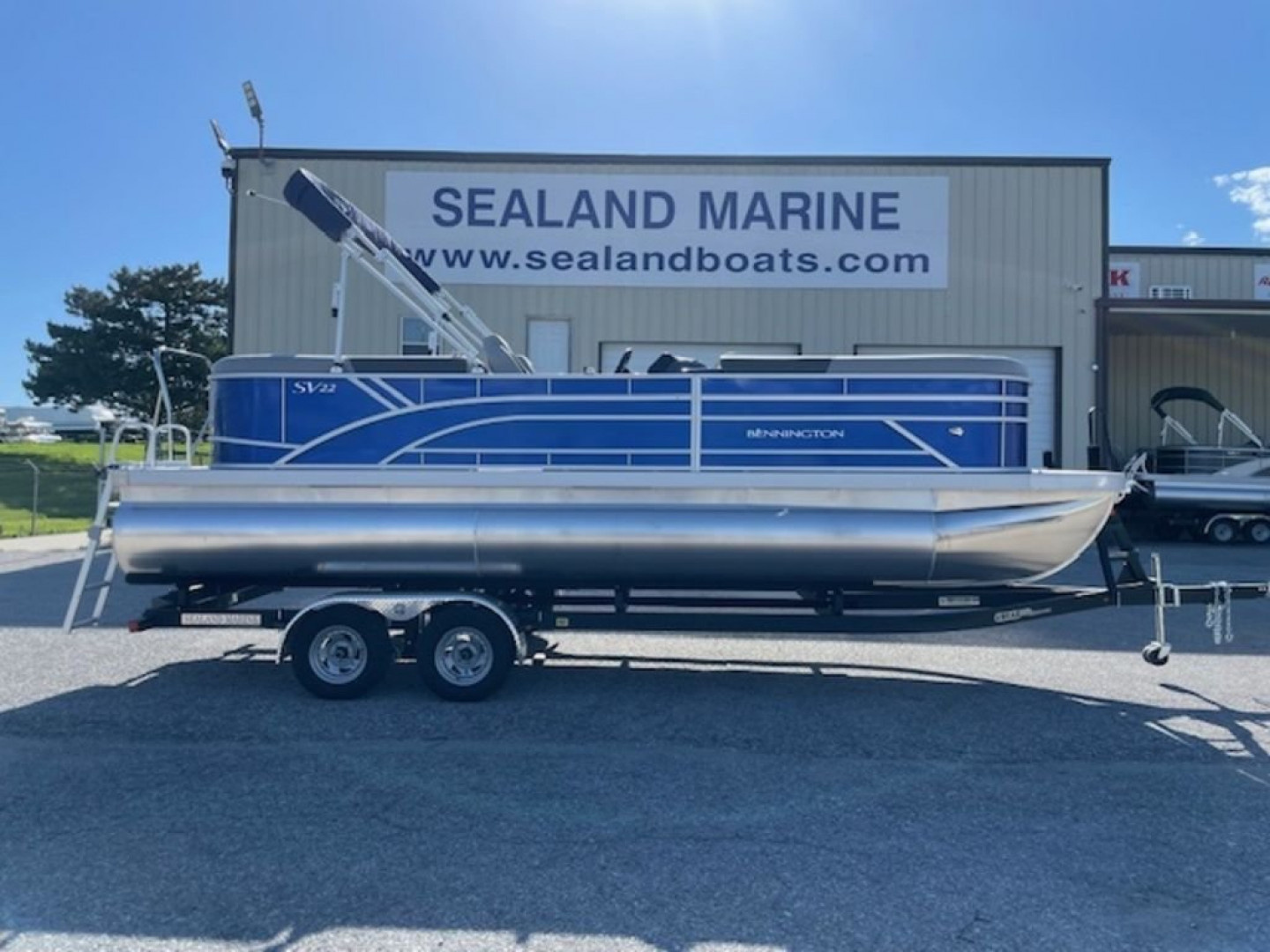 2024 Bennington 22 SVSR-SPS Pontoon Boat boat