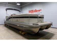 Bennington 23 M Fastback Review image