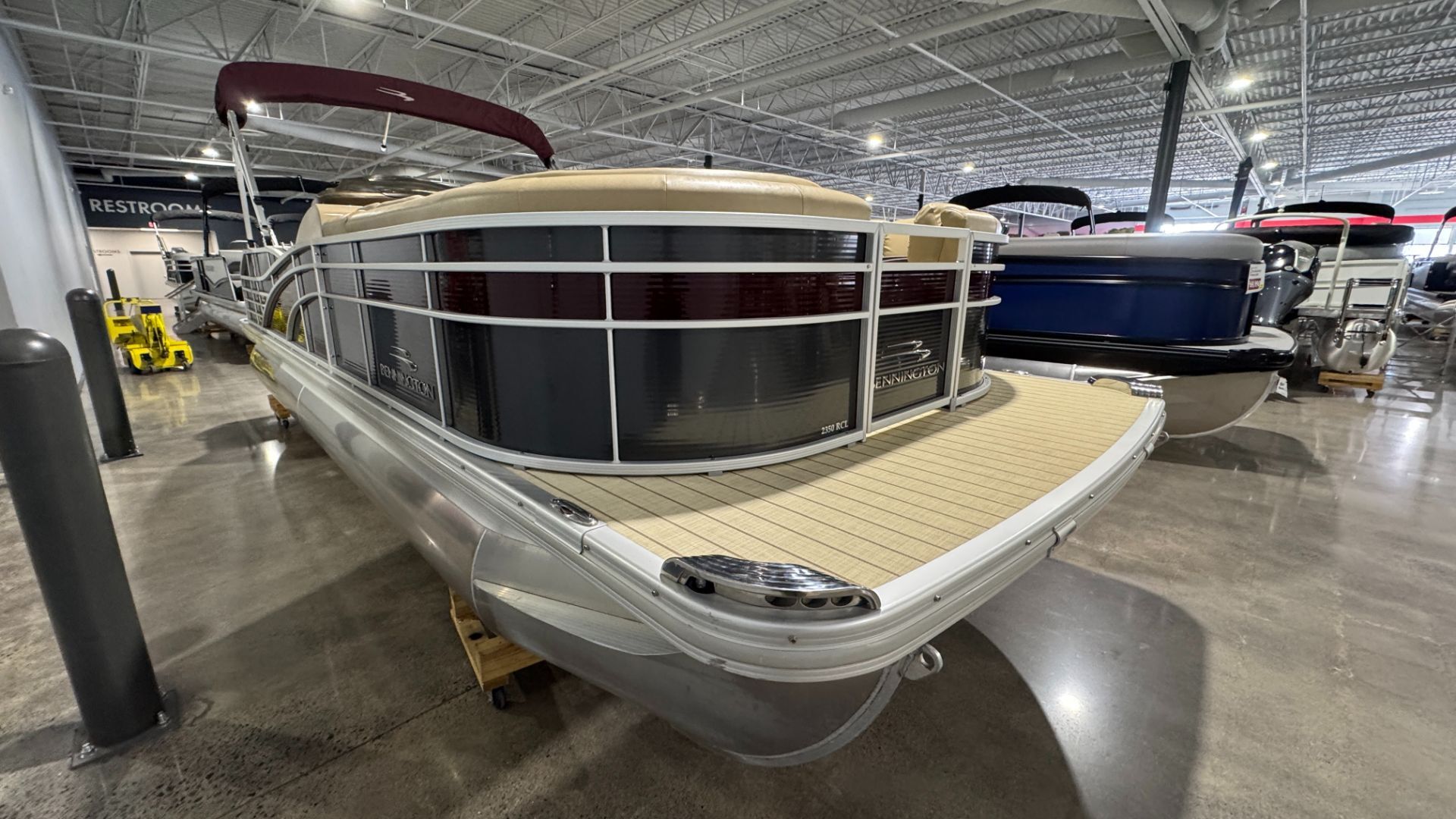 2016 Bennington 2350 RCL in saint cloud MN