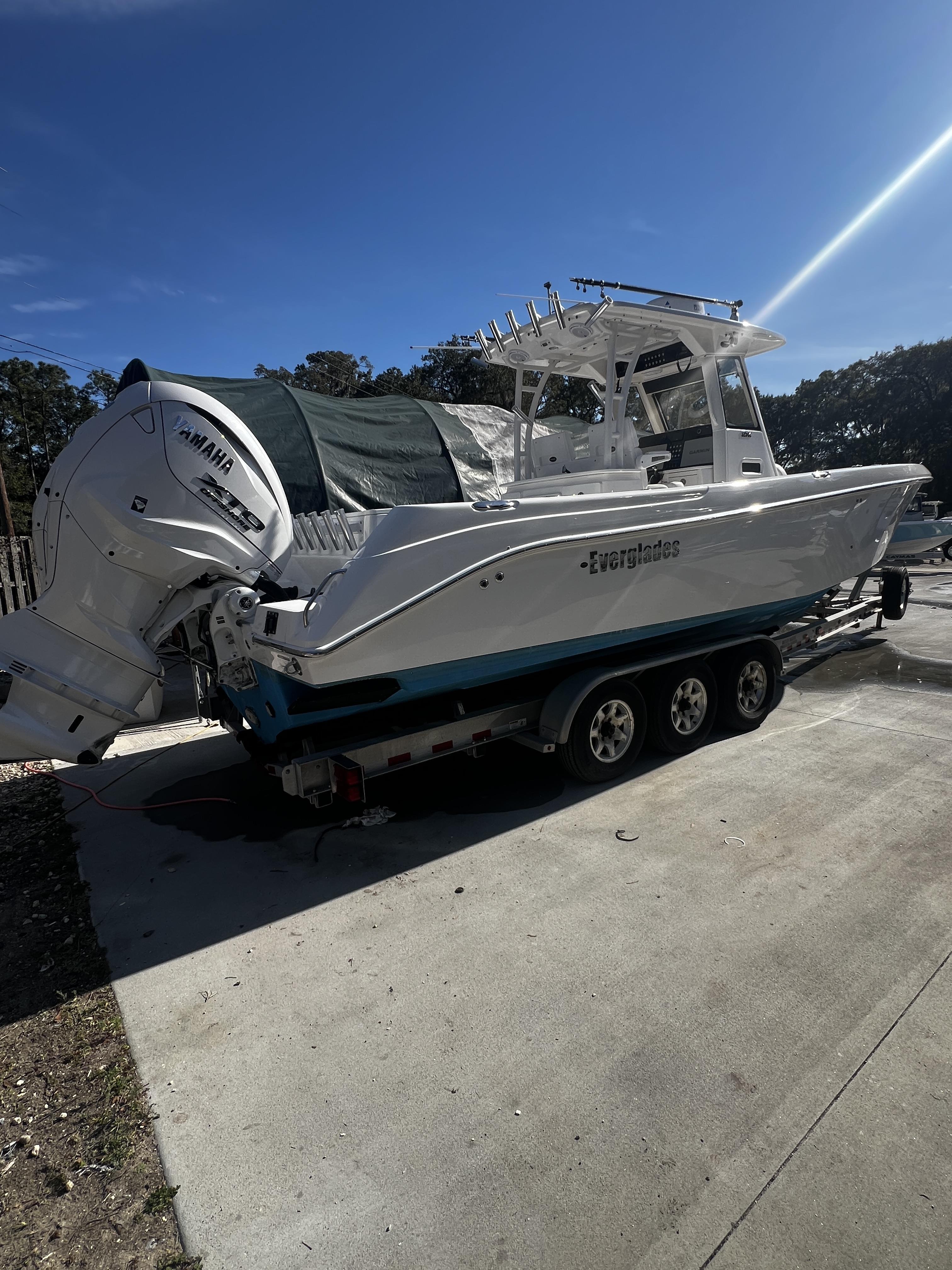 2016 Everglades Boats 325cc in charleston SC