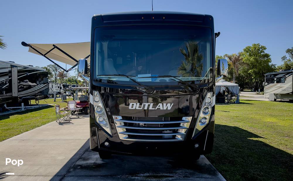 2022 Thor Motor Coach Outlaw 38KB in bowling green FL