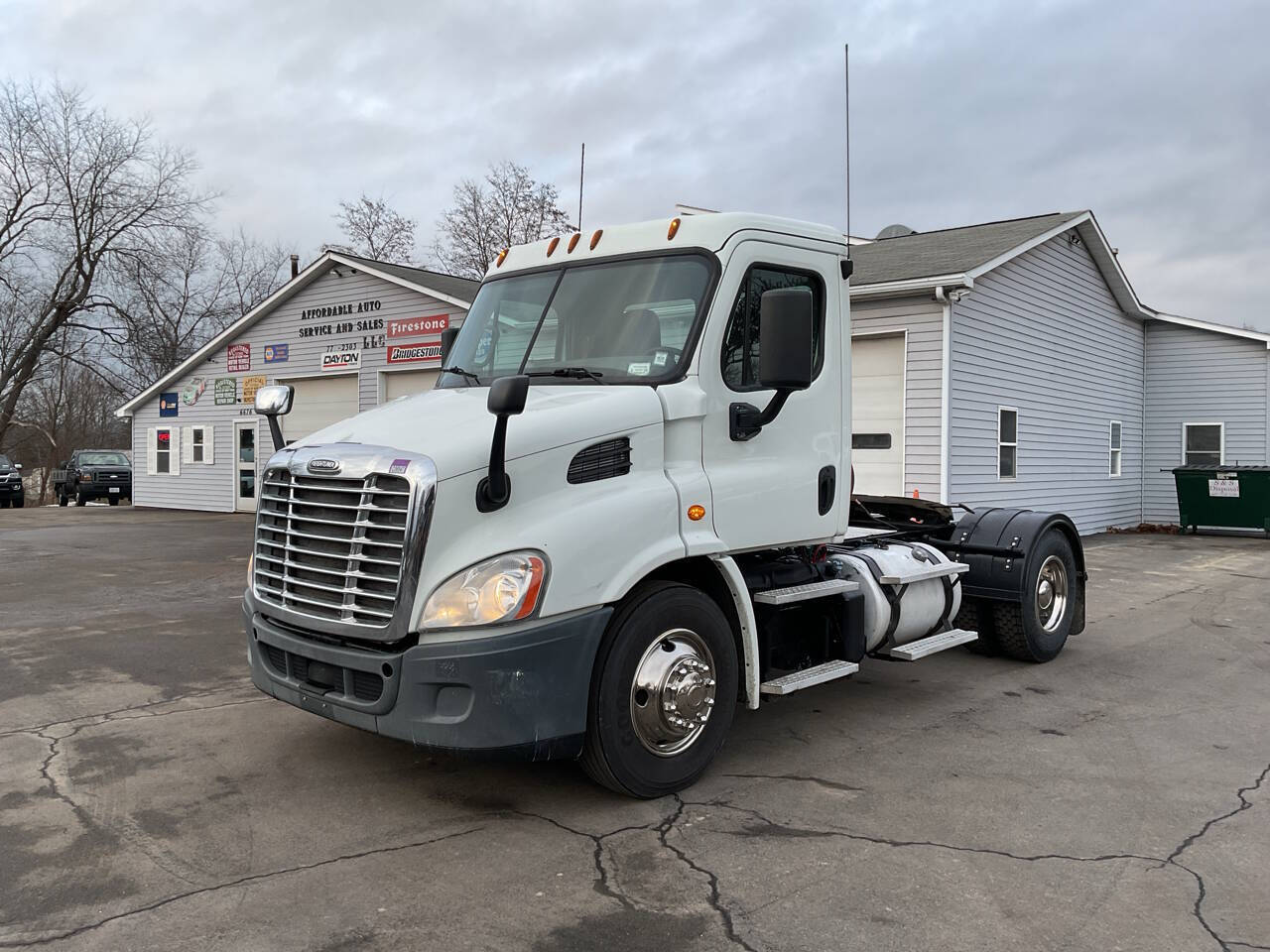 2016 FREIGHTLINER CASCADIA 113 in Bath, NY