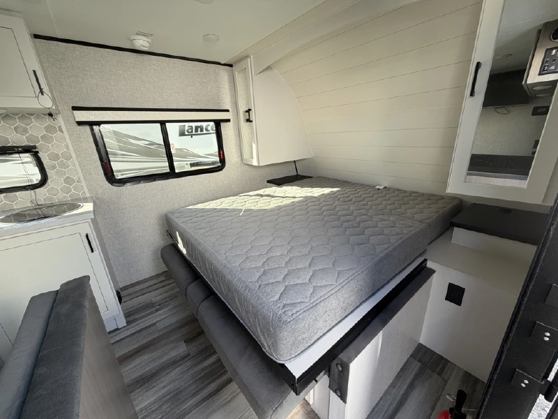 2025 JAYCO JAY FEATHER 15MRB