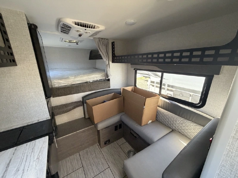 2026 LANCE SQUIRE SQ825