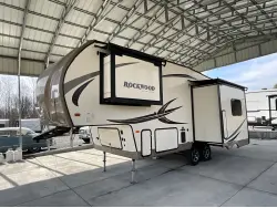 2016 FOREST RIVER ROCKWOOD ULTRA LITE 2440WS