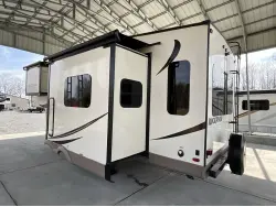 2016 FOREST RIVER ROCKWOOD ULTRA LITE 2440WS