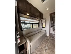 2016 FOREST RIVER ROCKWOOD ULTRA LITE 2440WS