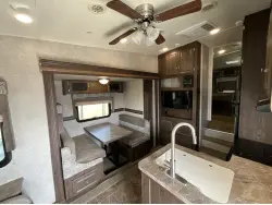 2016 FOREST RIVER ROCKWOOD ULTRA LITE 2440WS