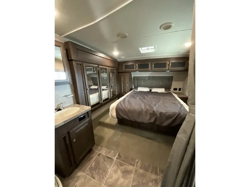 2016 FOREST RIVER ROCKWOOD ULTRA LITE 2440WS