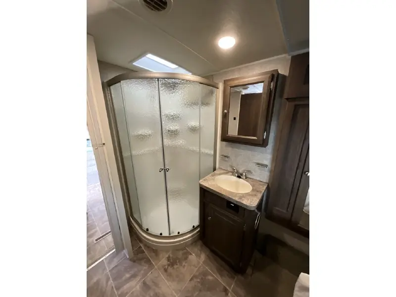 2016 FOREST RIVER ROCKWOOD ULTRA LITE 2440WS