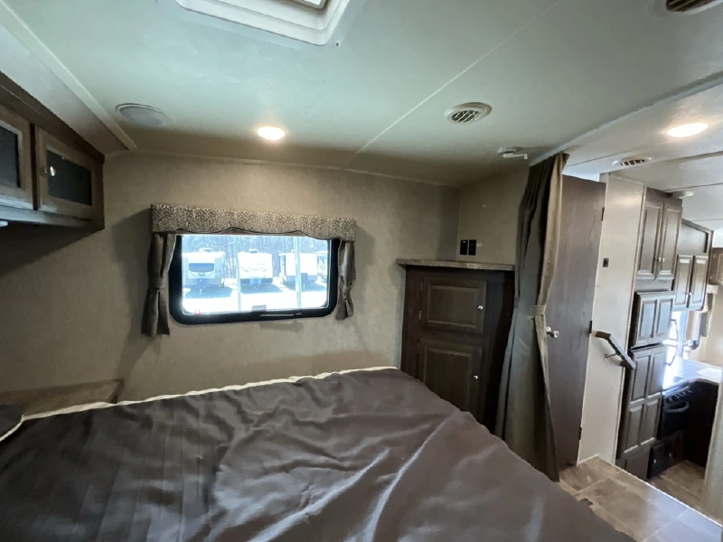 2016 FOREST RIVER ROCKWOOD ULTRA LITE 2440WS