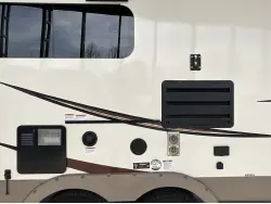 2016 FOREST RIVER ROCKWOOD ULTRA LITE 2440WS
