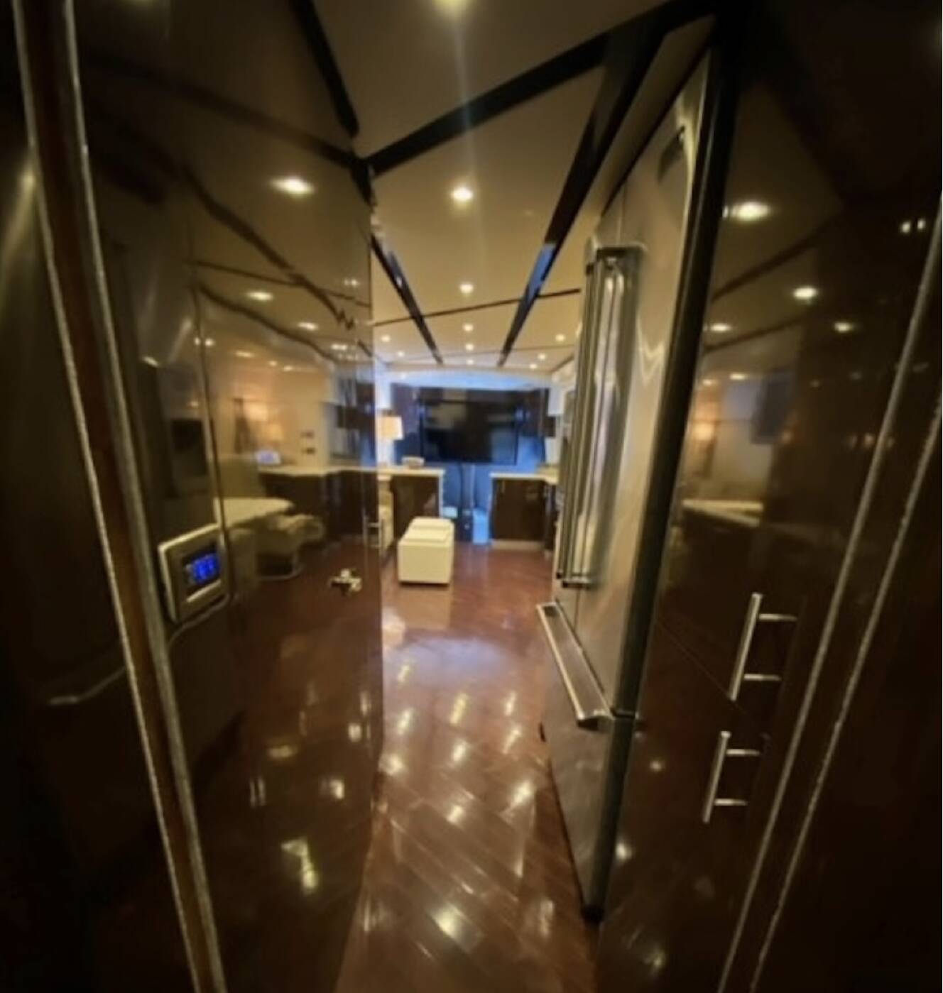 A photo of this 2012 Featherlite Coaches VANTARE H3-45