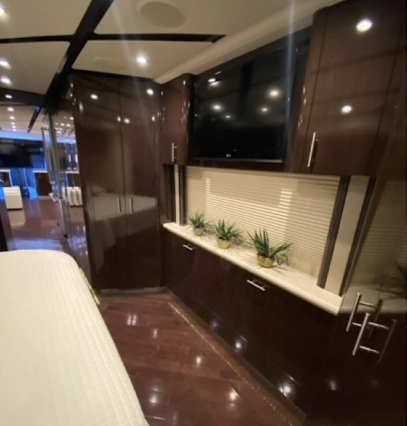 A photo of this 2012 Featherlite Coaches VANTARE H3-45