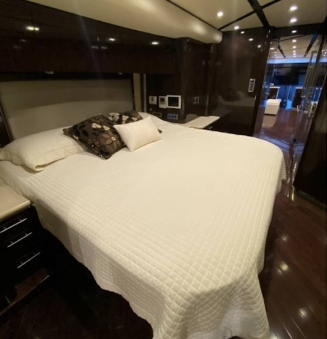 A photo of this 2012 Featherlite Coaches VANTARE H3-45