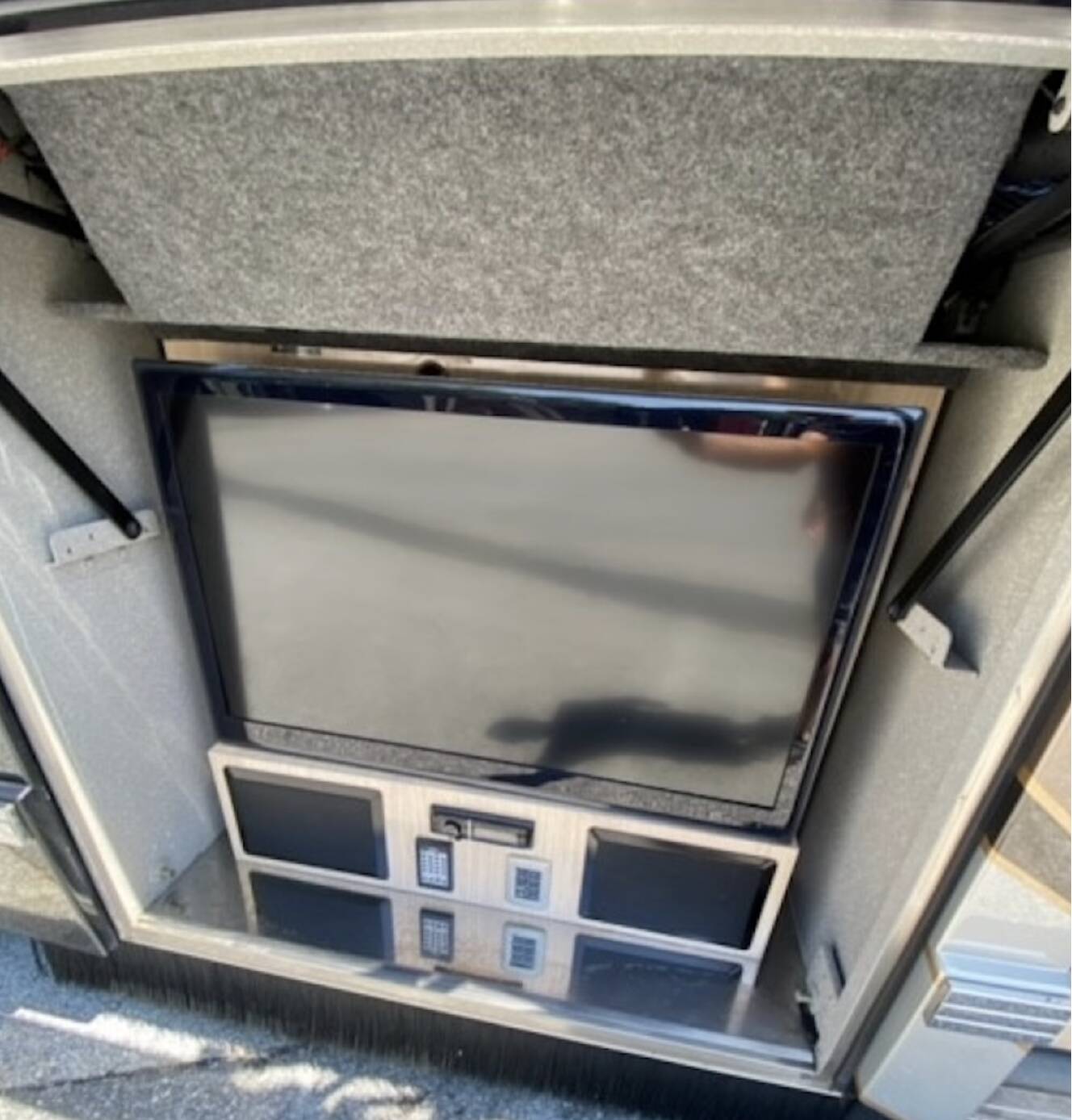 A photo of this 2012 Featherlite Coaches VANTARE H3-45