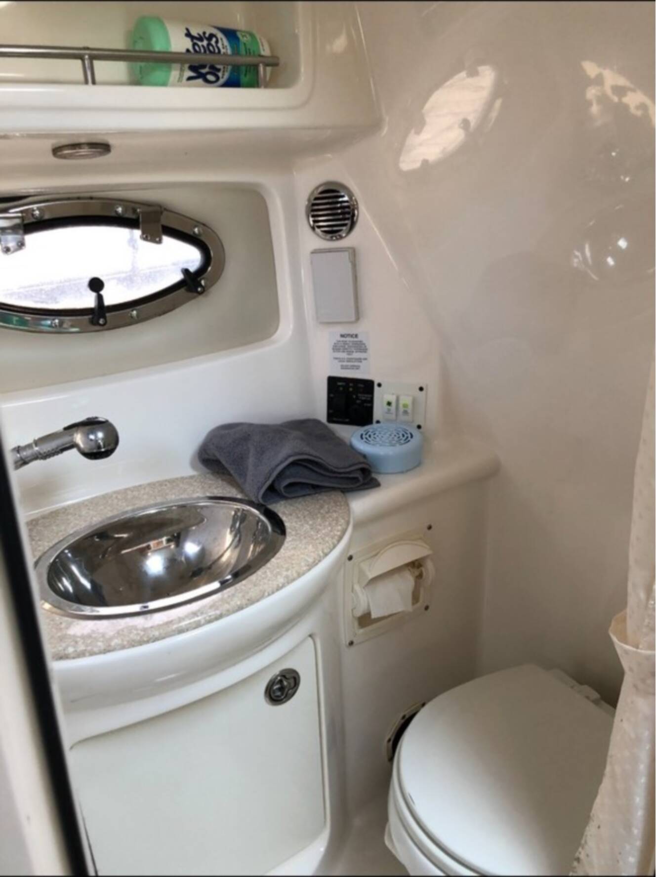 A photo of this 2008 Chaparral 270 SIGNATURE