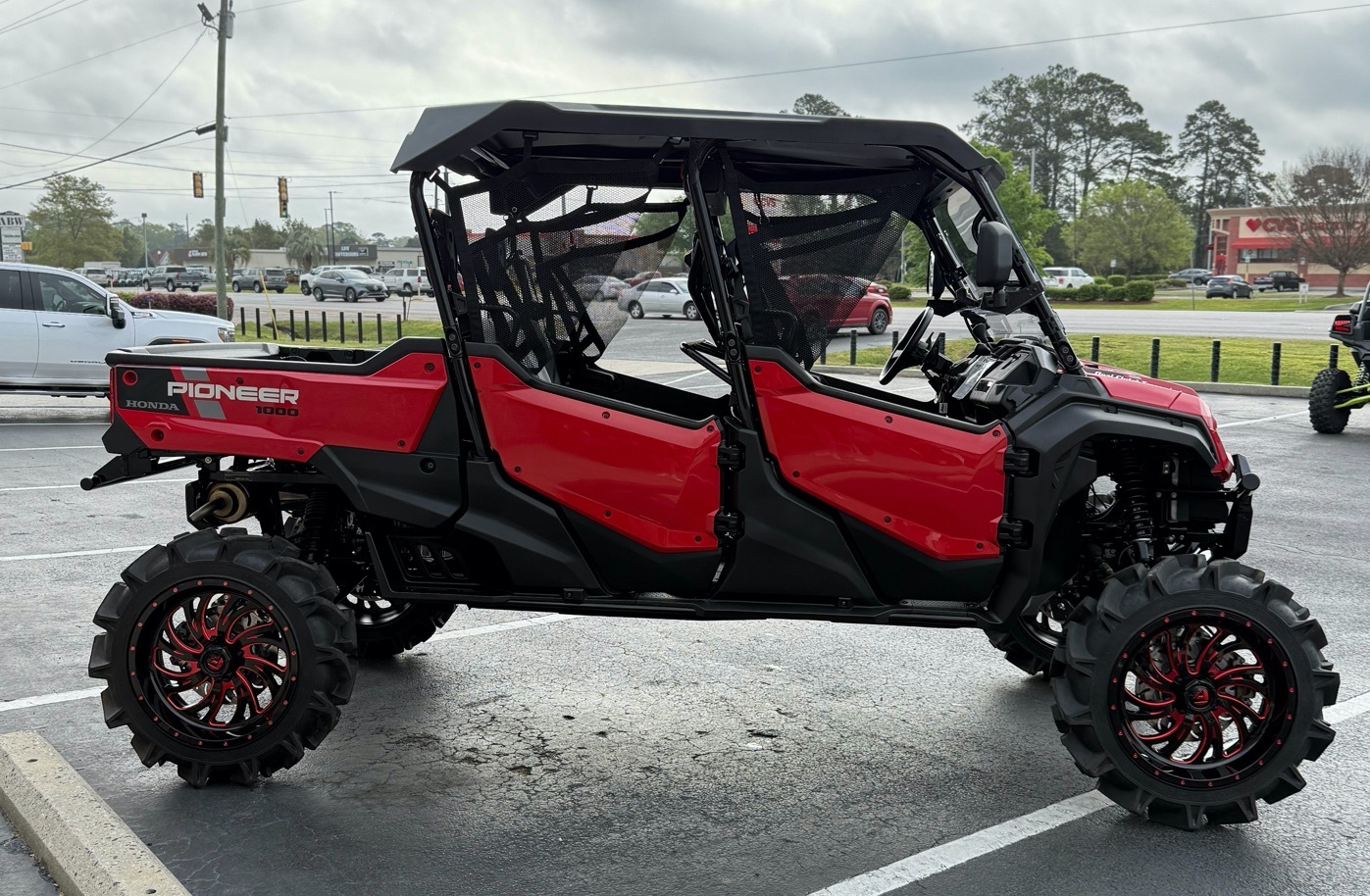 2025 Honda Pioneer 1000-6 Deluxe Crew in florence SC