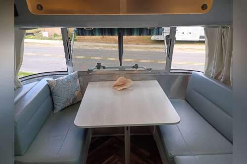 2022 Airstream INTERNATIONAL 25FB TWIN in edgewater FL