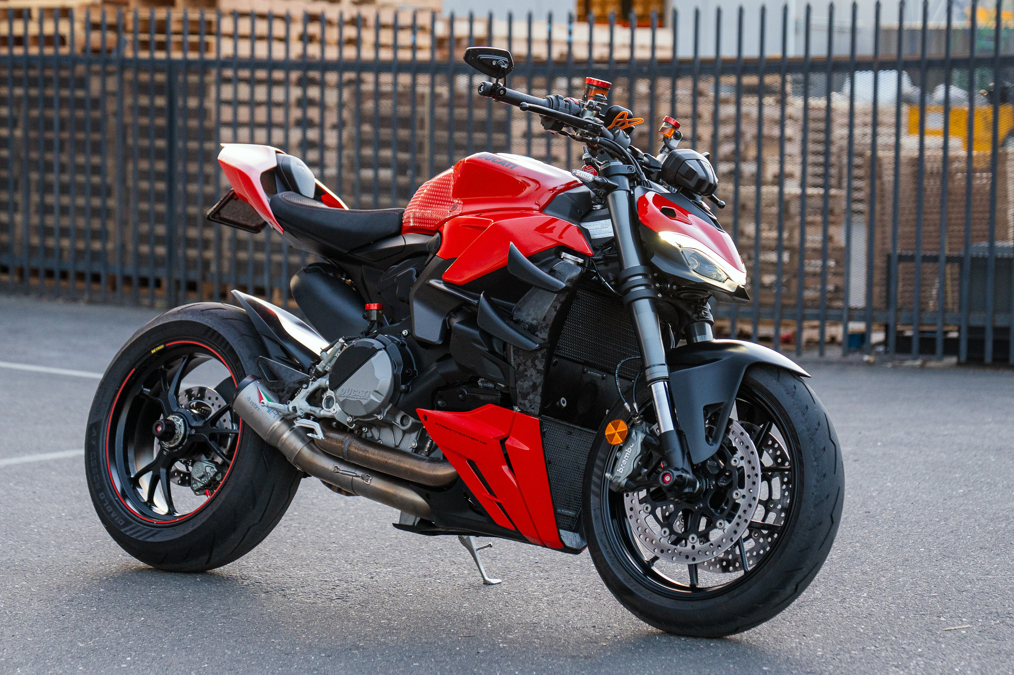 2023 Ducati STREETFIGHTER V2 V2 in Sacramento, CA