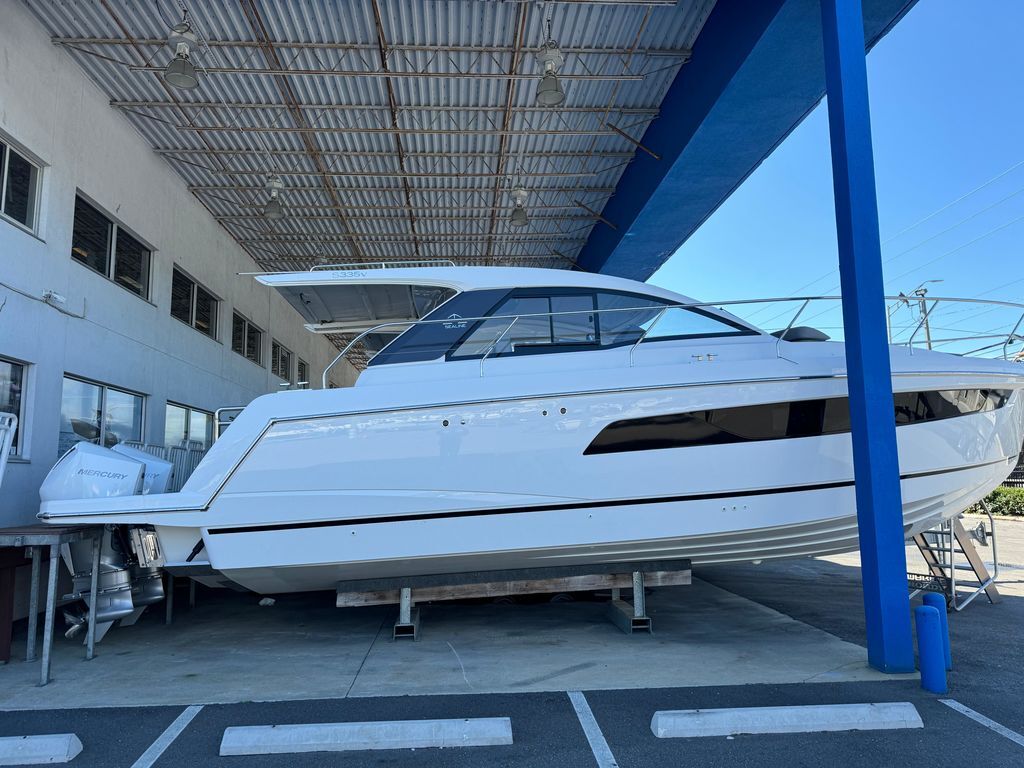 2024 Sealine S335V in palm harbor FL