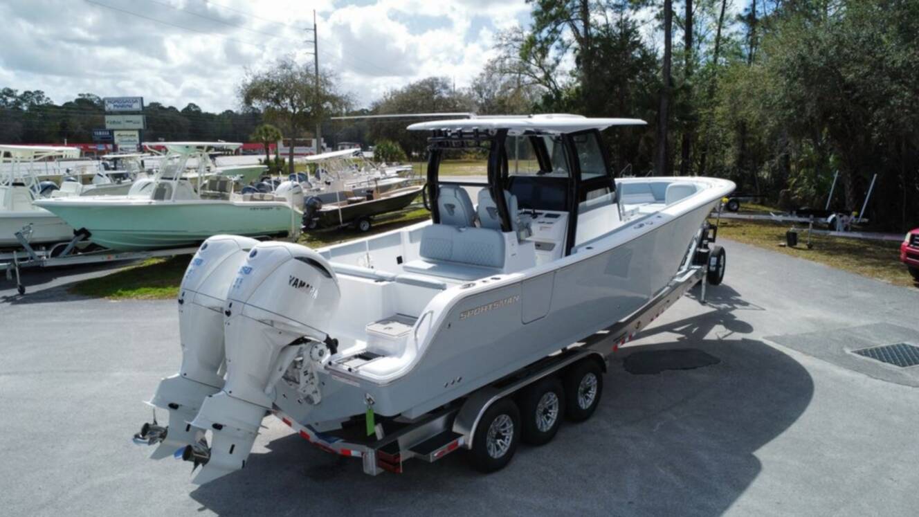 A photo of this 2026 Sportsman Heritage 321 Center Console