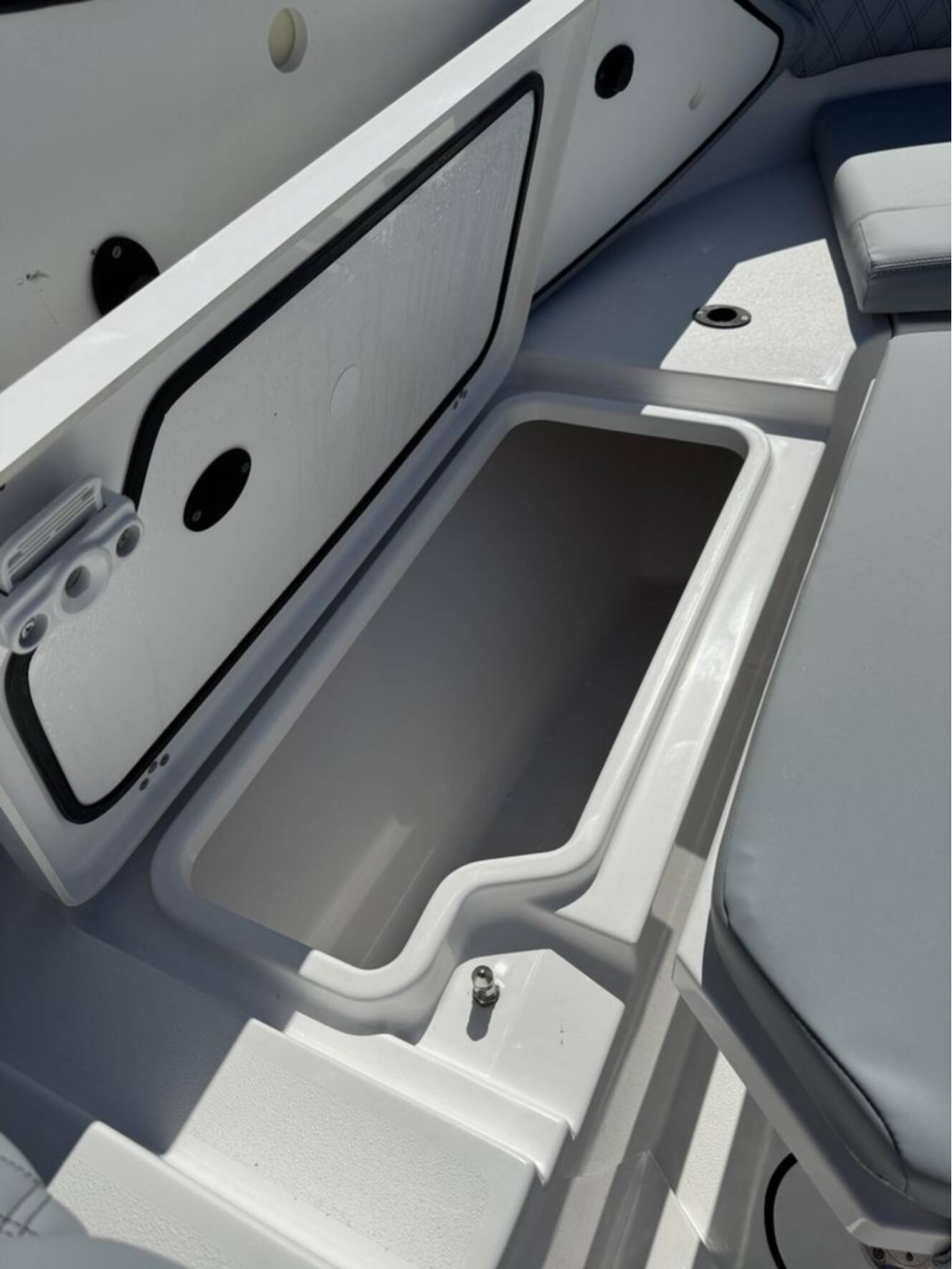 A photo of this 2026 Sportsman Heritage 321 Center Console