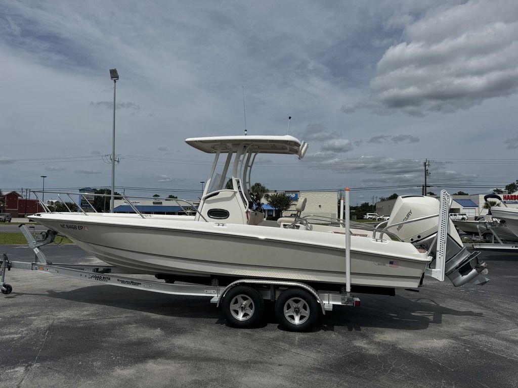 2020 Boston Whaler 240 Dauntless 280 in morehead city NC