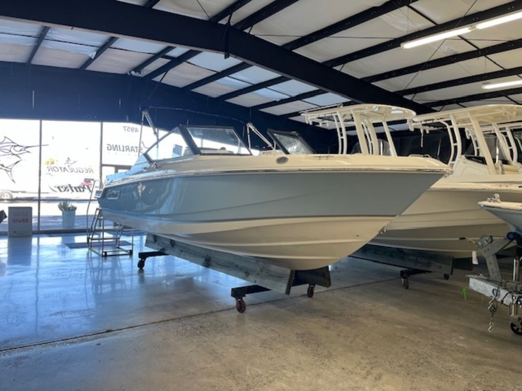 2025 Boston Whaler 210 Vantage 320 in morehead city NC