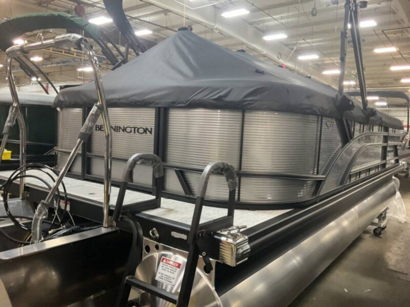 A photo of this 2026 Bennington S Quad Bench 22 SSR