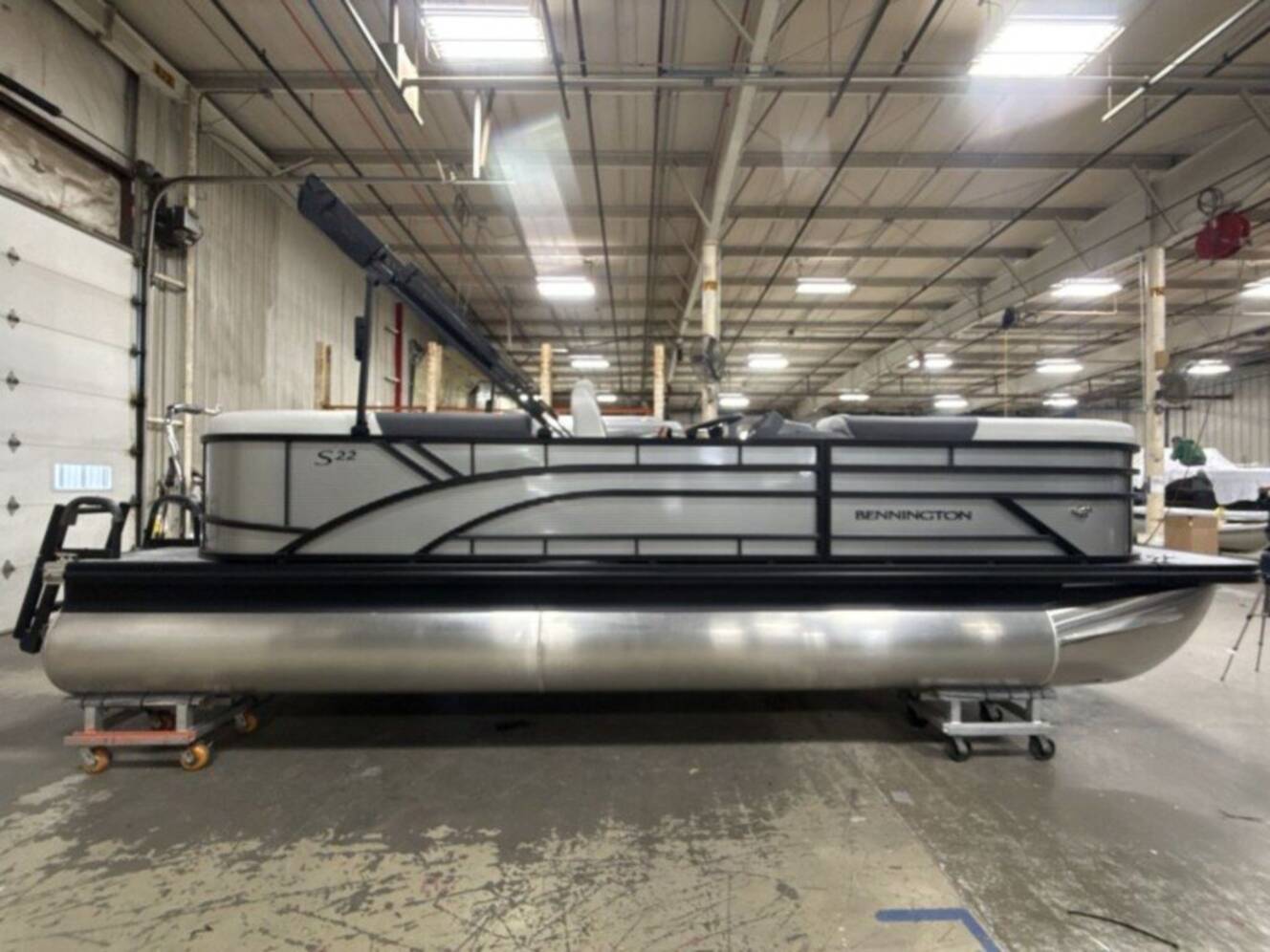 A photo of this 2026 Bennington S Quad Bench 22 SSR