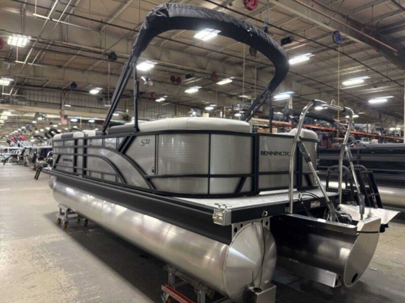 A photo of this 2026 Bennington S Quad Bench 22 SSR