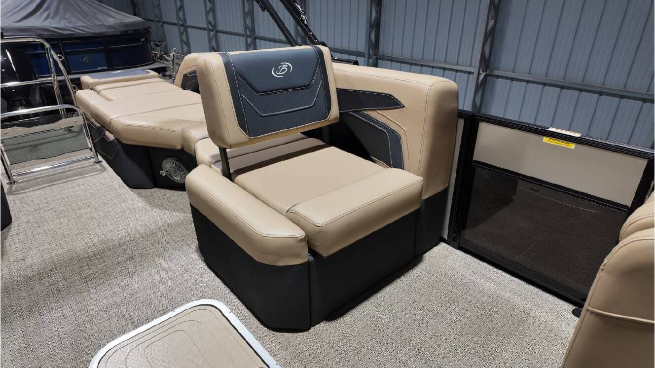 A photo of this 2026 Barletta CABRIO C22M