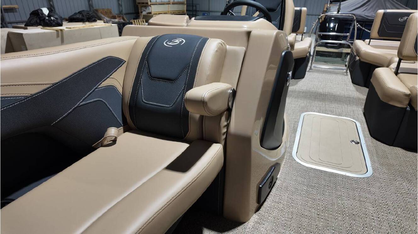 A photo of this 2026 Barletta CABRIO C22M