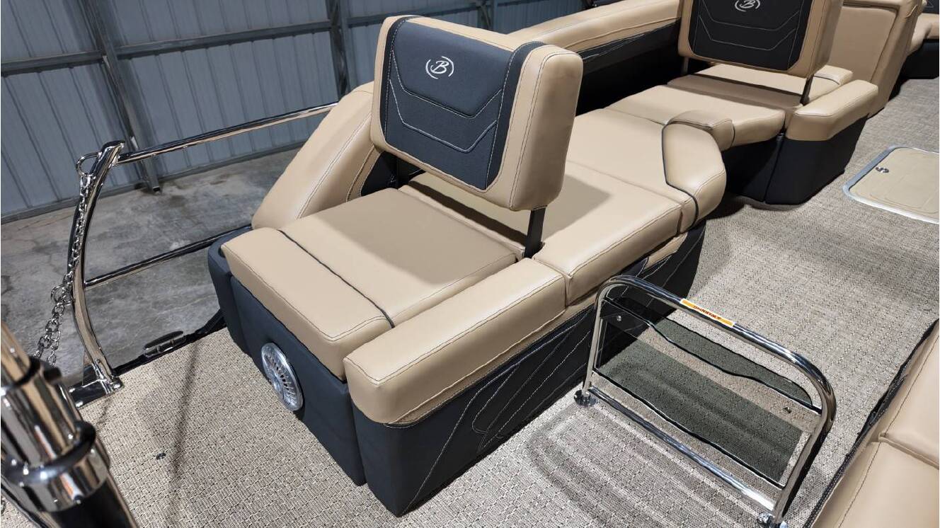 A photo of this 2026 Barletta CABRIO C22M