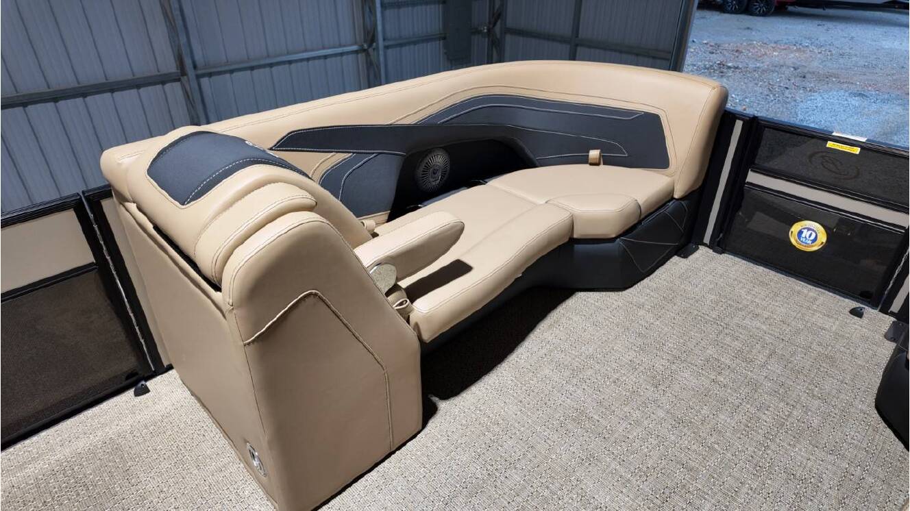 A photo of this 2026 Barletta CABRIO C22M