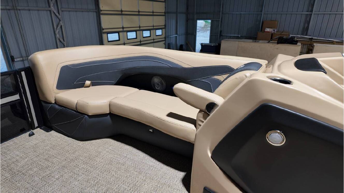 A photo of this 2026 Barletta CABRIO C22M
