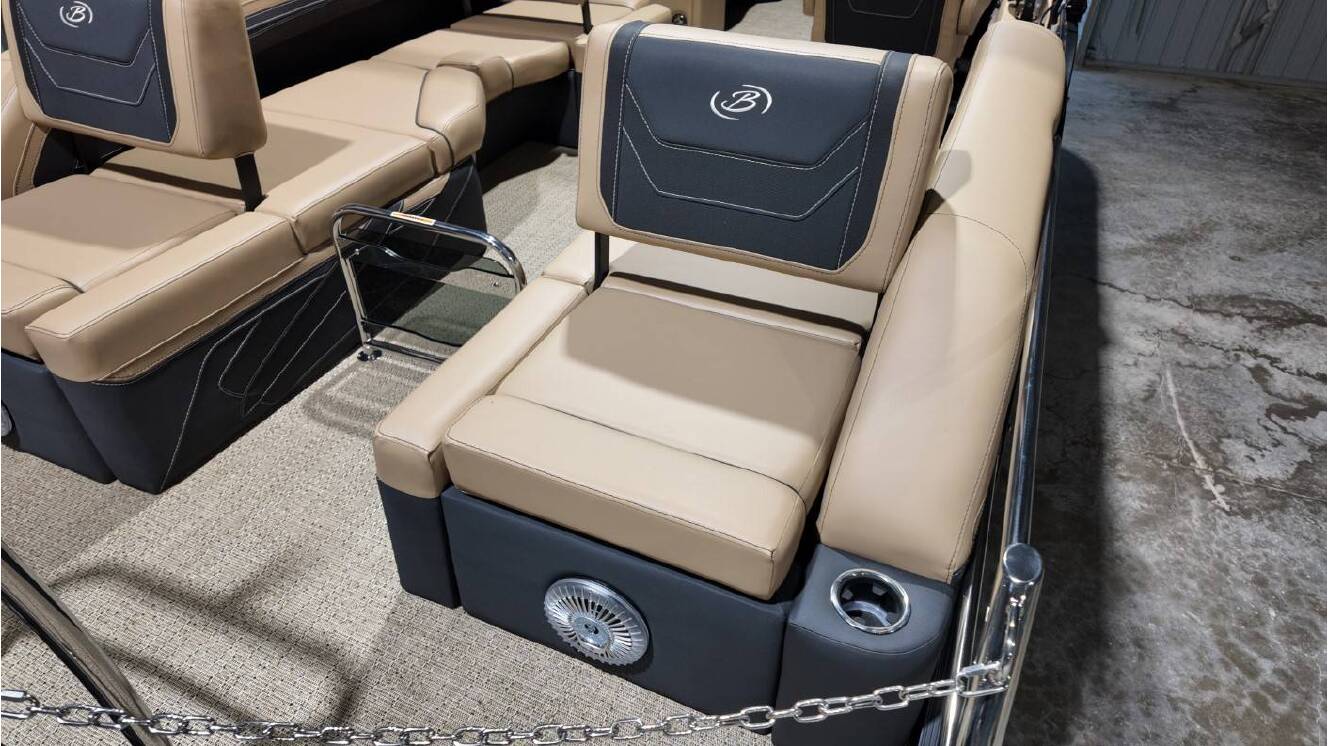 A photo of this 2026 Barletta CABRIO C22M