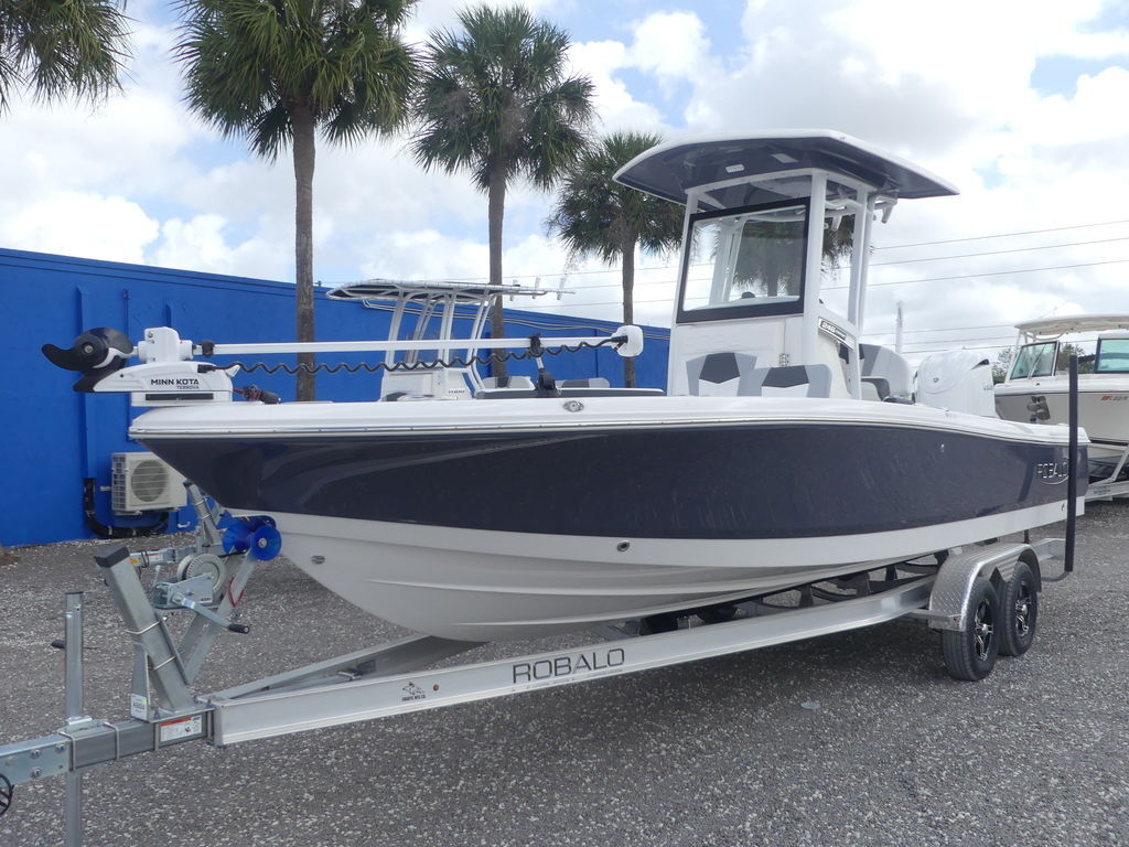 2026 Robalo 246 Cayman in lake placid FL